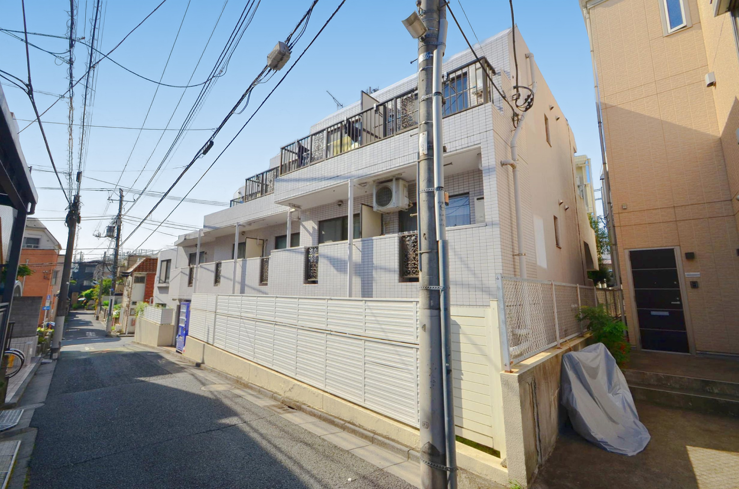 東都マンスリー　メインステージ中野２　<br>中央線　中野駅　徒歩８分　<br>新宿まで快速利用で５分！　<br>南向き・日当たり良好！！