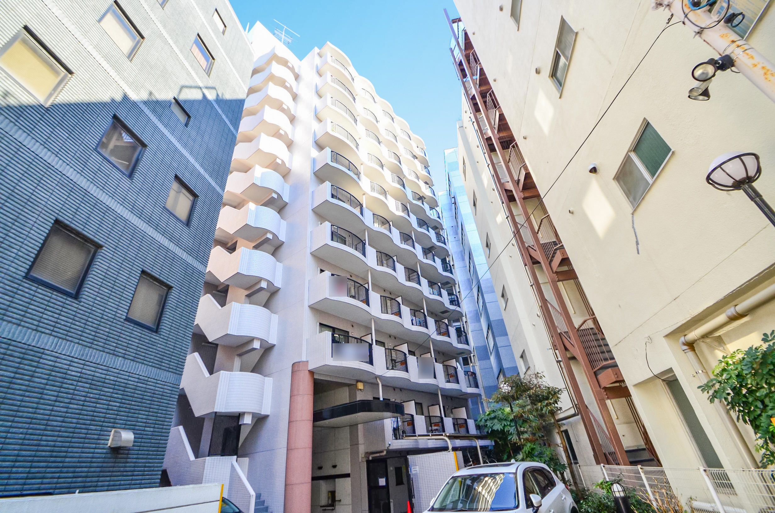 東都マンスリー パークノヴァ横浜参番館　<br>横浜駅徒歩7分　<br>オートロック、デジタルテンキーロック完備　<br>分譲タイプのハイグレードマンスリー