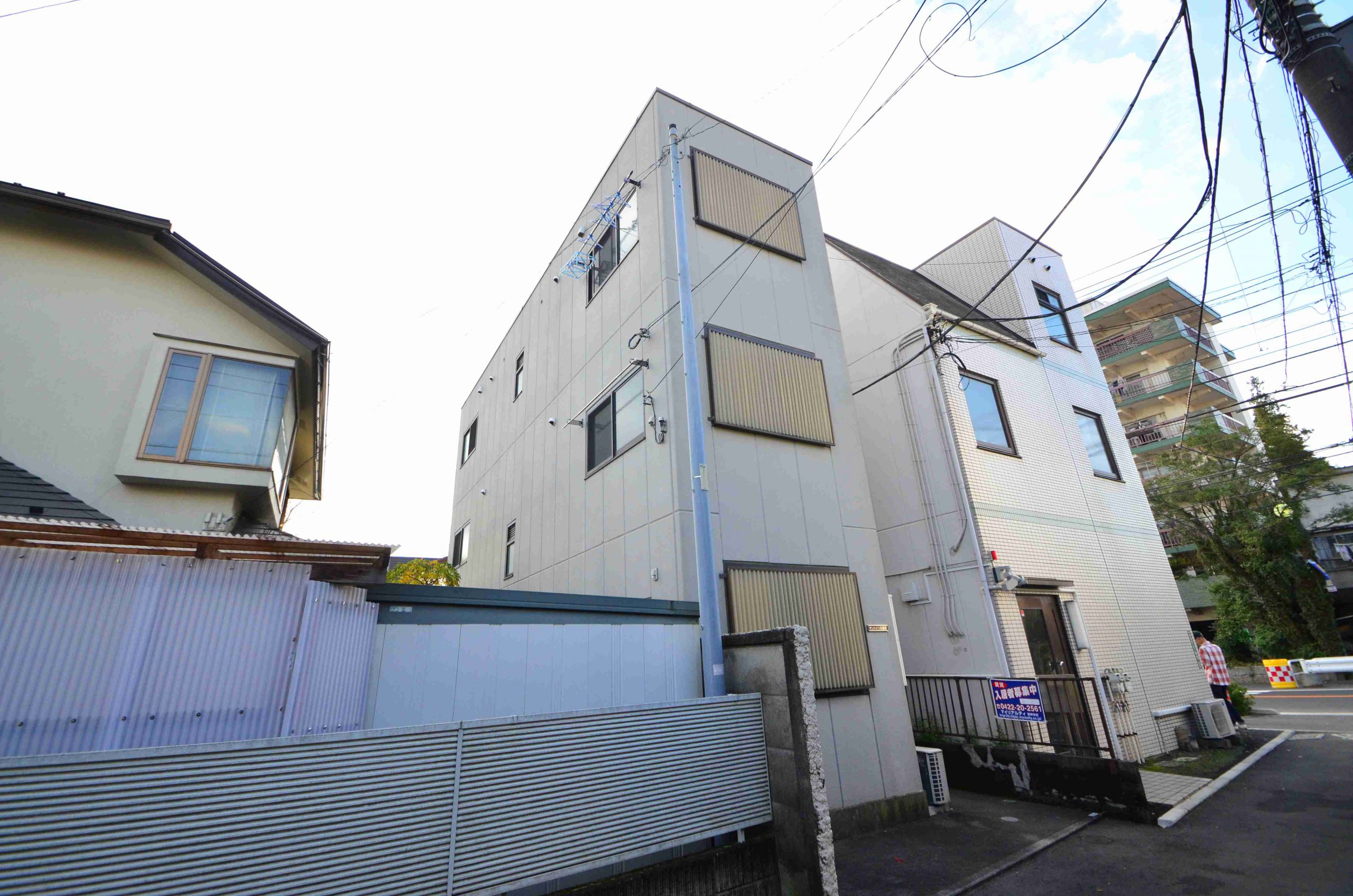 TOHTO Monthly Sun Heights Musashino<br> 8 minutes walk from Musashi Sakai station on Chuo line! <br> There are many commercial facilities in front of the station, such as Ito-Yokado, convenience stores, drugstores, etc.