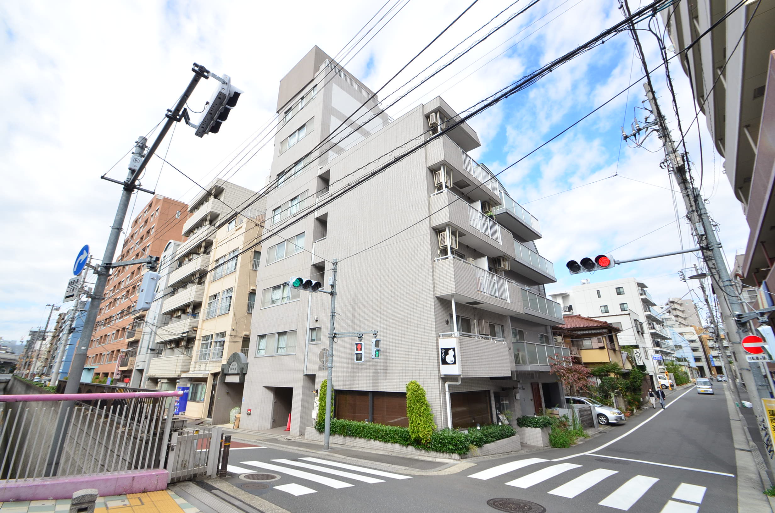 6541東都マンスリー　プレール市ヶ谷納戸町　<br>有楽町線・南北線　市ヶ谷駅　徒歩７分　<br>大江戸線　牛込神楽坂駅　徒歩６分　<br>東西線　神楽坂駅　徒歩１０分　<br>４線３駅利用可能な好立地！　<br>東都のハイグレードマンスリー