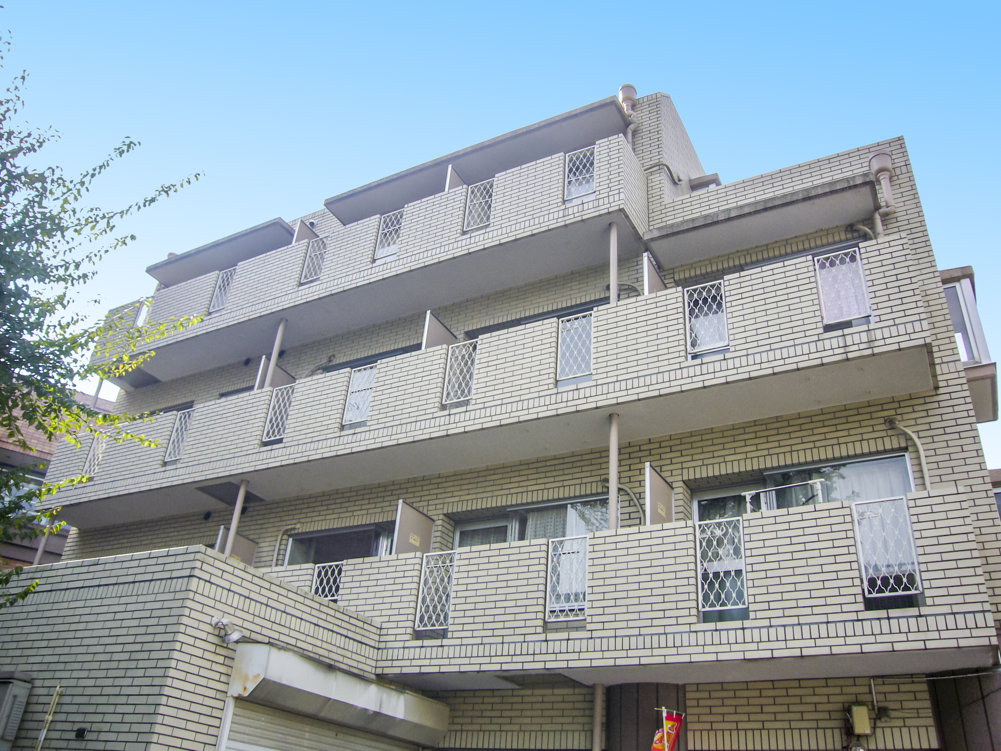 東都マンスリー　コーポイズミ【バス・トイレ別・インターネット無料】京王相模原線・小田急多摩線・多摩都市モノレール３線３駅利用可！